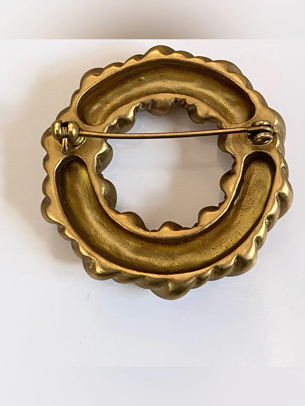 Zara women goldtone textured wreath brooch